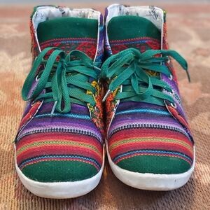 Multicolor Awayo Sneakers